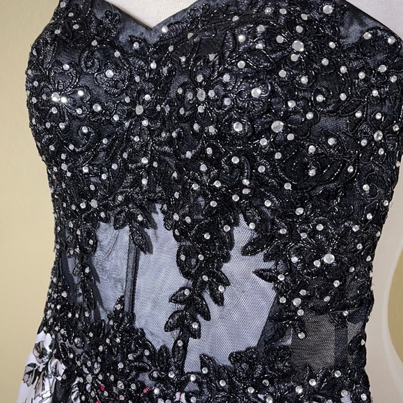 Blondie Nites by Stacy Sklar Prom Dress Size 1 - Picture 6 of 17